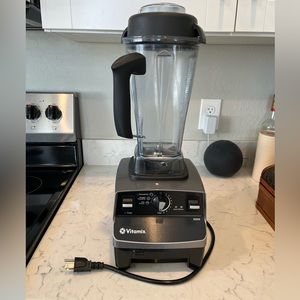 Vitamix 6300 series blender